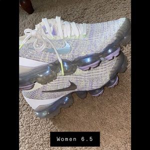 Women Nike vapormax